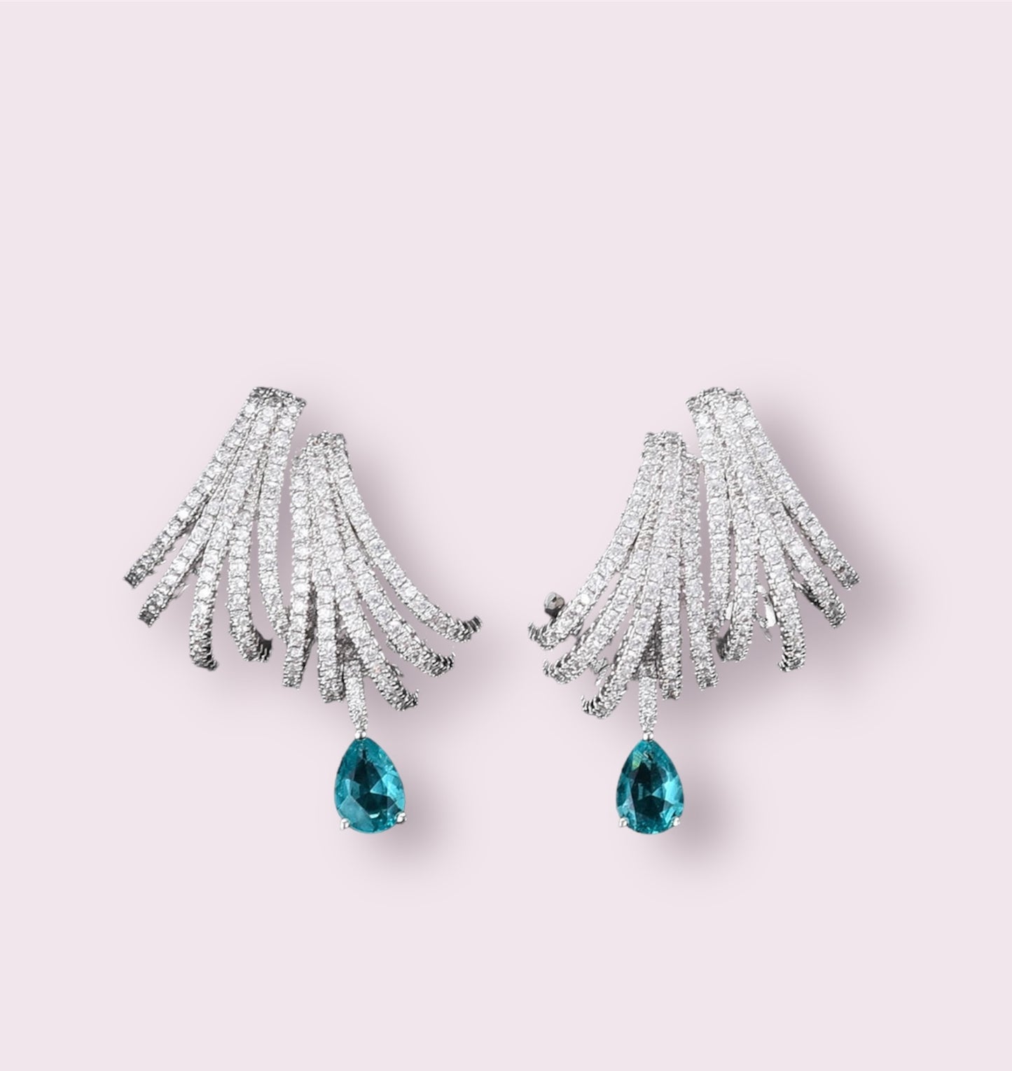 Luxury DOUBLE CLAWS STUD Earrings