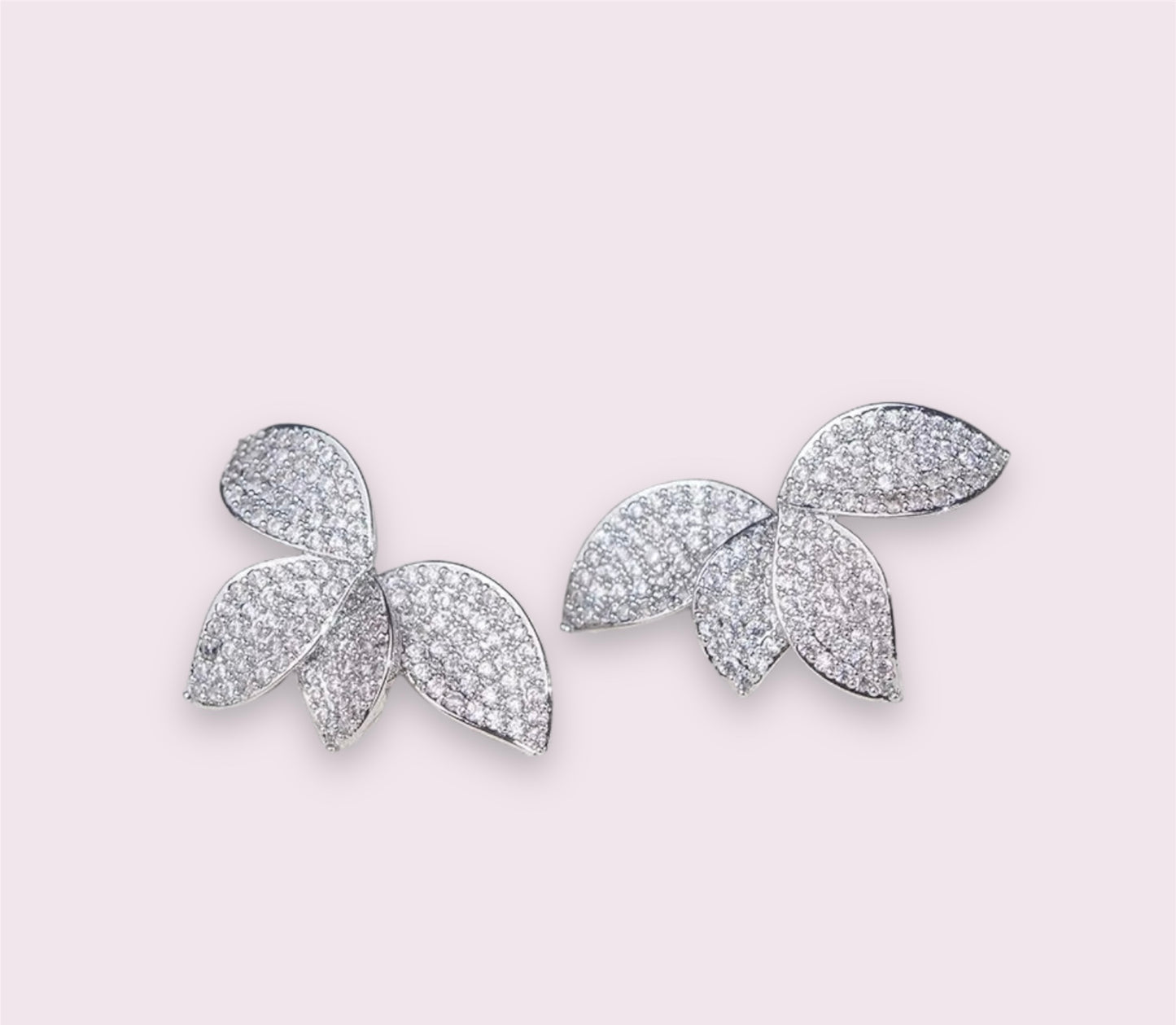 Luxury Shiny Micro-set Zircon Leaf Earrings