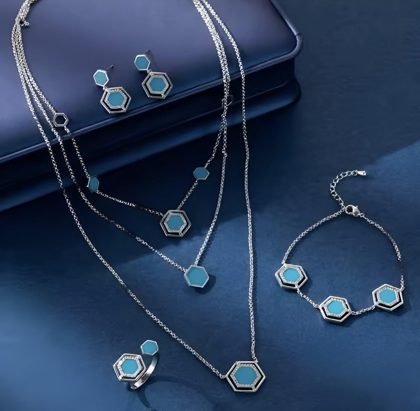 three layers cubic jewlery set with blue stones